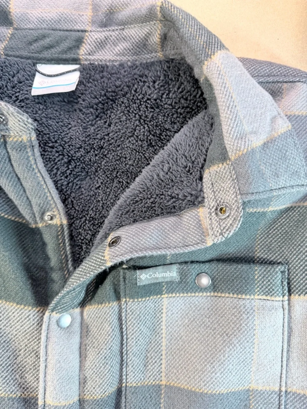 Columbia Fleece‑Lined Flannel Shirt Jacket Men’s XL – Gray/Green Plaid Shacket